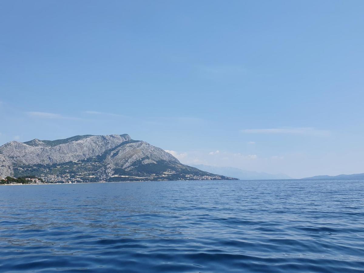 Apartments Karlo Omiš Exteriör bild